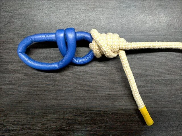 ユニノットの結び方のSTEP5